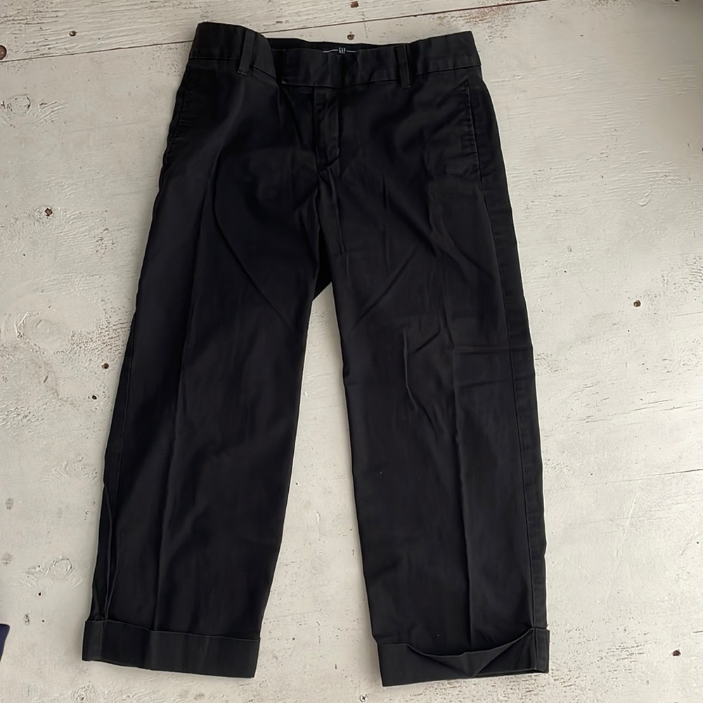 [ Gap Solid Black Straight Leg Cuffed Capri Pants… - image 1